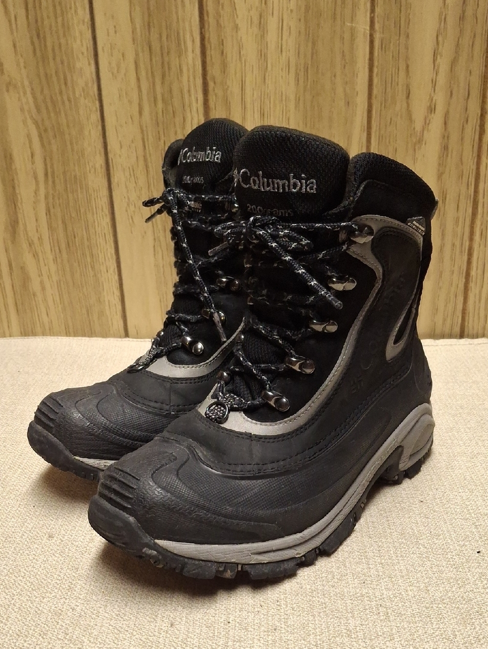 Columbia Men's Black and Gray Insulated Snow Boots